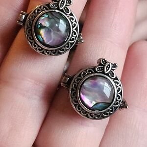 Elegant Silver and Iridescent Stone Ring